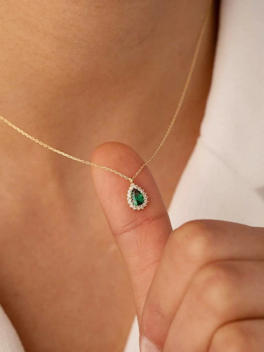 Trendy New Zircon Inlaid Water Drop Pendant Chain Necklaces