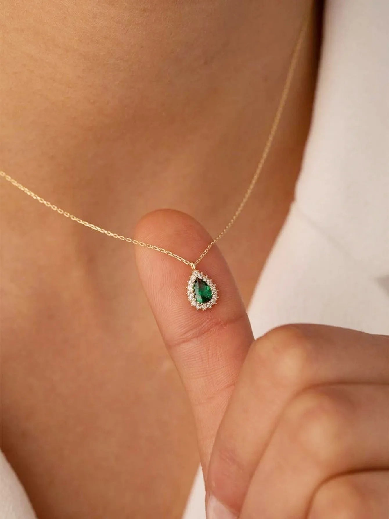 Trendy New Zircon Inlaid Water Drop Pendant Chain Necklaces