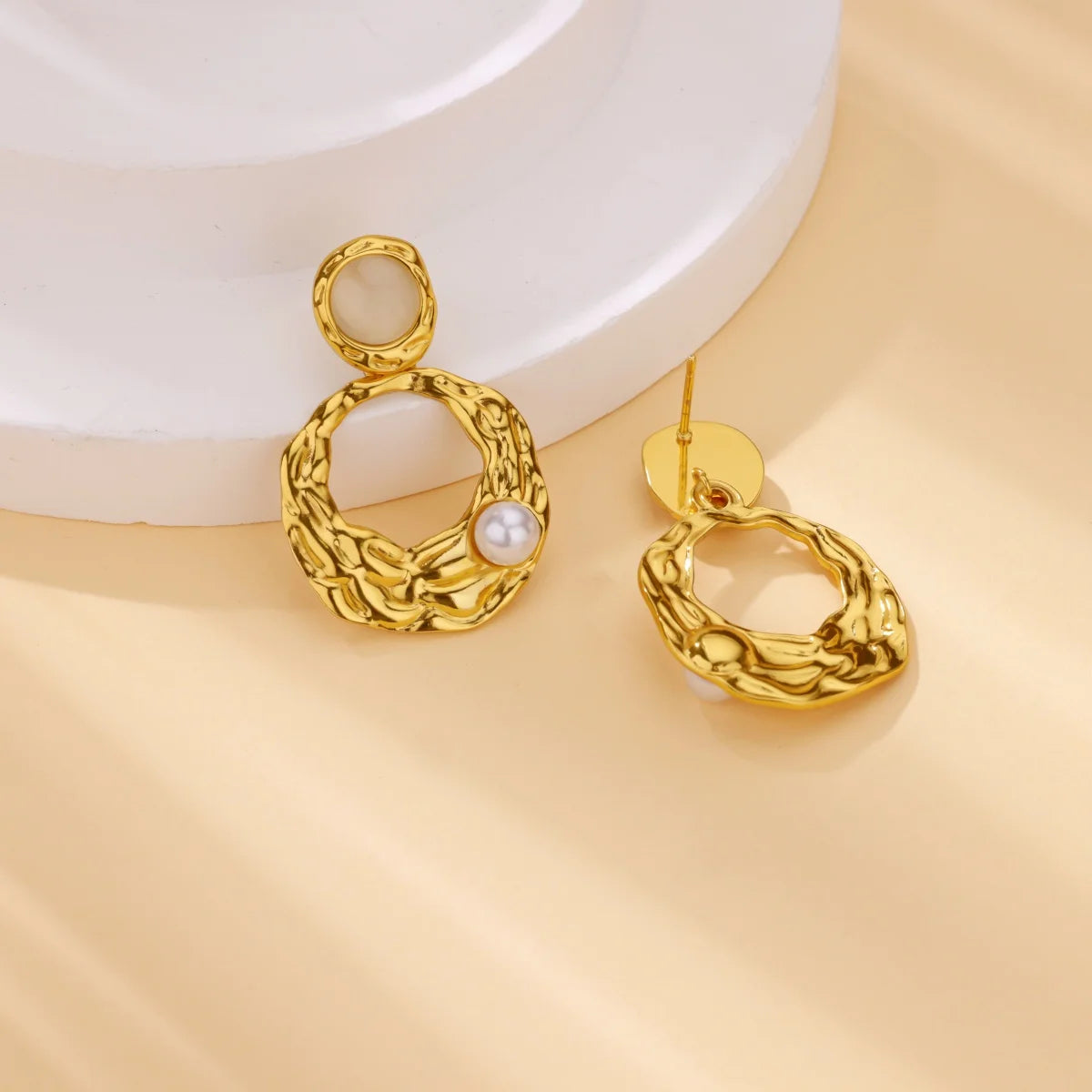 Hollow Round Drop Imitation Pearl Stud Earring  2025 New Wedding Jewelry