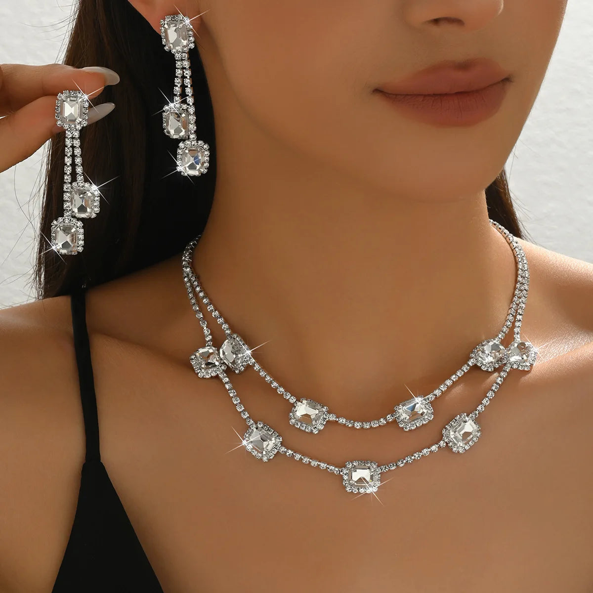 3 pieces of ladies' jewelry set, crystal and diamond necklace and earring set