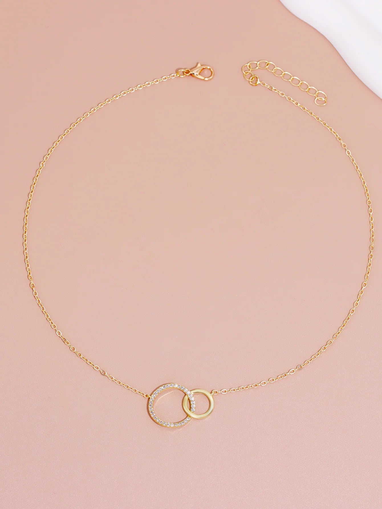 Thin Chain Minimalist Dainty Double Circle Pendant Necklace on The Neck Jewelry